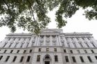 Britisches Finanzministerium hebt Sanktionen gegen natürliche und juristische Personen aus dem Iran auf 
